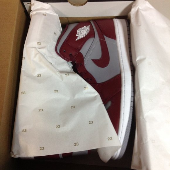 Air Jordan 1 Mid Men's Cherry Red/Gray/White Sneakers - USA Size:11 - New in Box - Picture 8 of 13